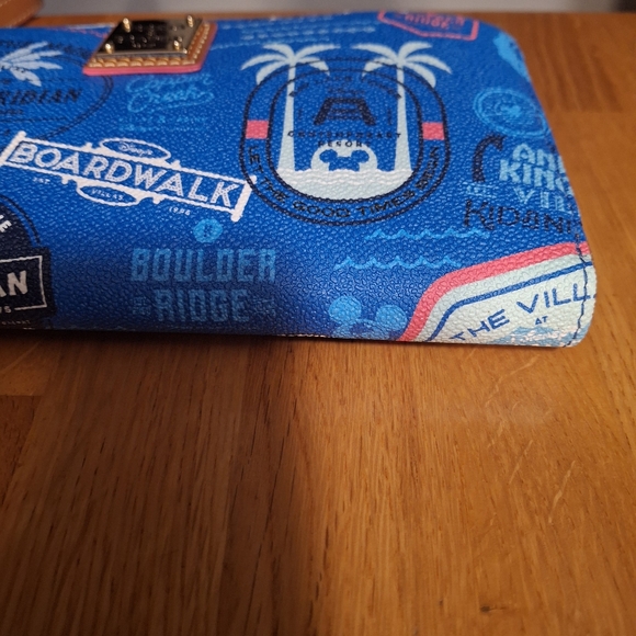 Dooney & Bourke X Disney Vacation Club 2022 Wallet / Wristlet - Picture 15 of 16